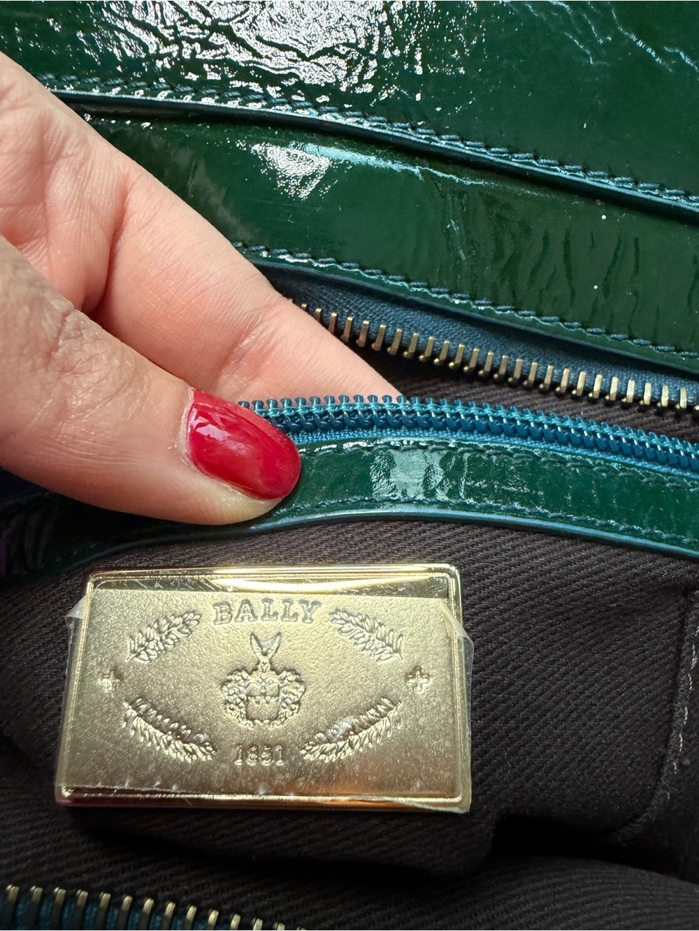 Authentic Bally Emerald Green Patent Leather Top Handle Bag | Rare Vernis Leathe - Picture 14 of 16